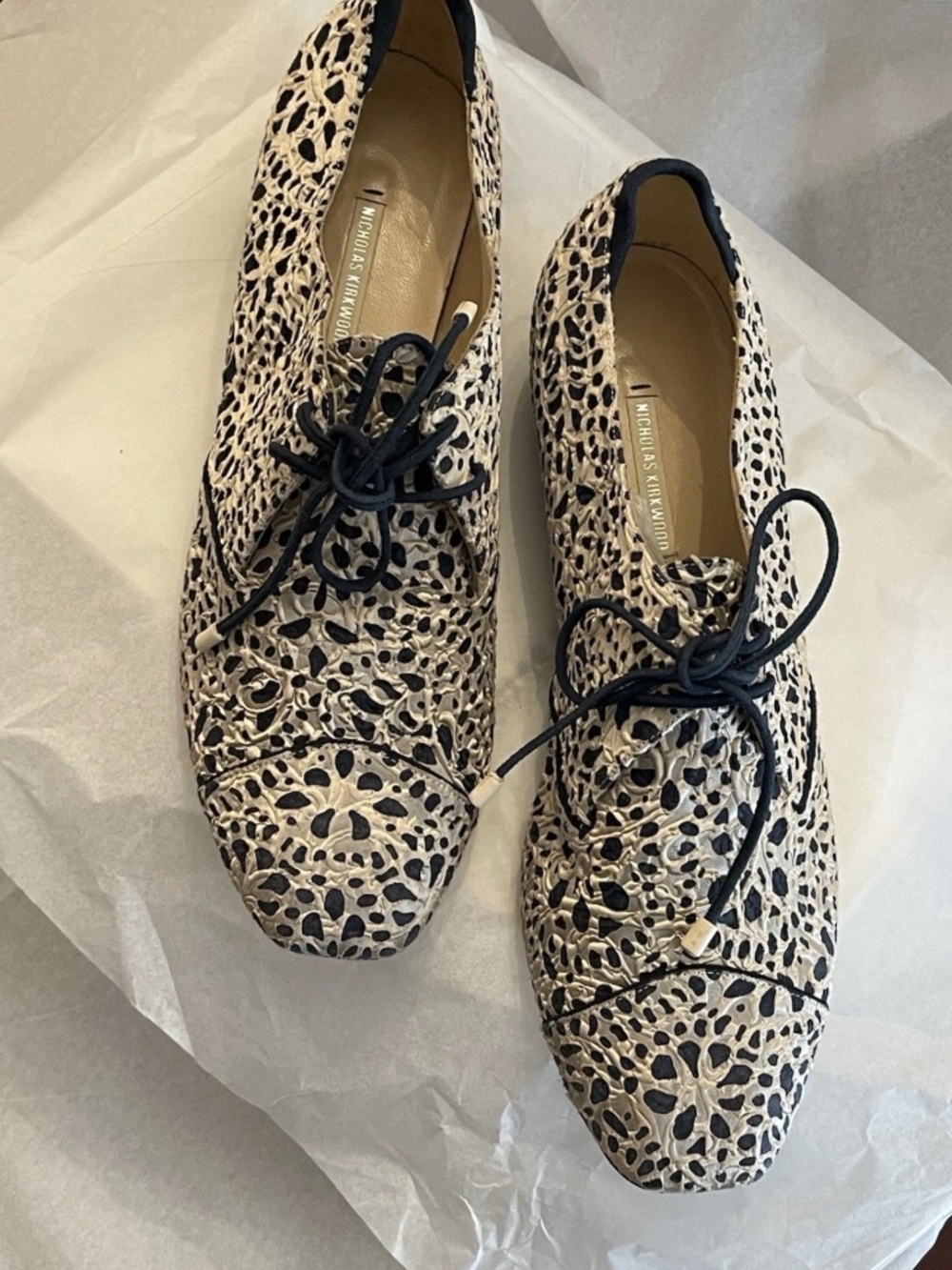 New in Box! Rare! Nicholas Kirkwood Laser-Cut Lace Up Flats Loafers EU 39